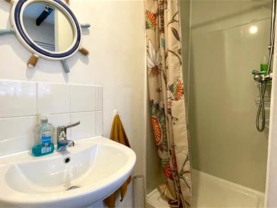 GROUND FLOOR SHOWER ROOM